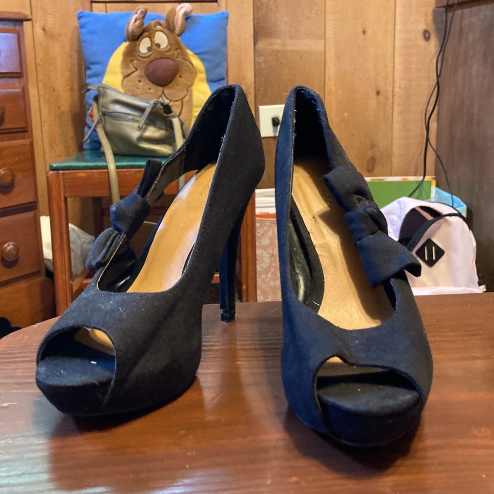 Xhilaration platform heels size 7.5
